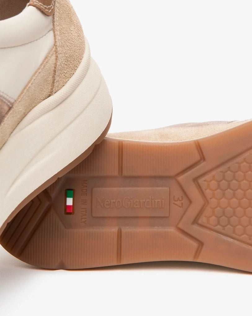 SNEAKERS PELLE SCAMOSCIATA NEROGIARDINI NUDE