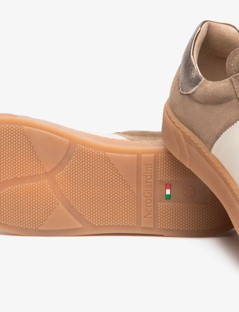 SNEAKERS IN PELLE SCAMOSCIATA NEROGIARDINI FANGO