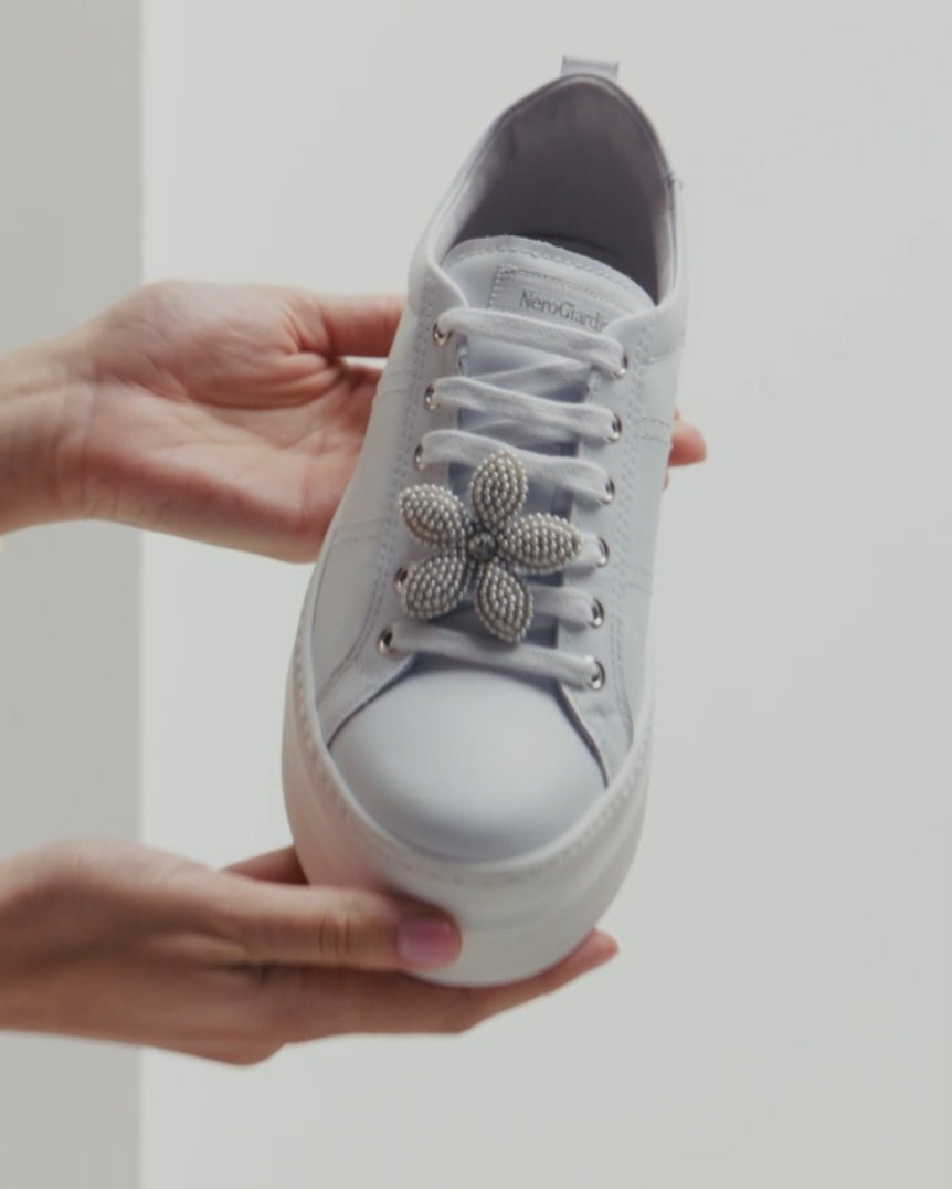 SNEAKERS PELLE NEROGIARDINI CHARMS FIORE PERLINE BIANCO