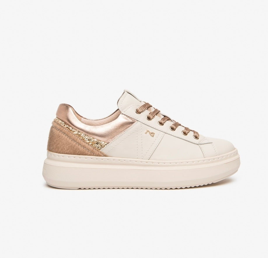 SNEAKERS IN PELLE NEROGIARDINI DETTAGLI RAME E GLITTER LATTE
