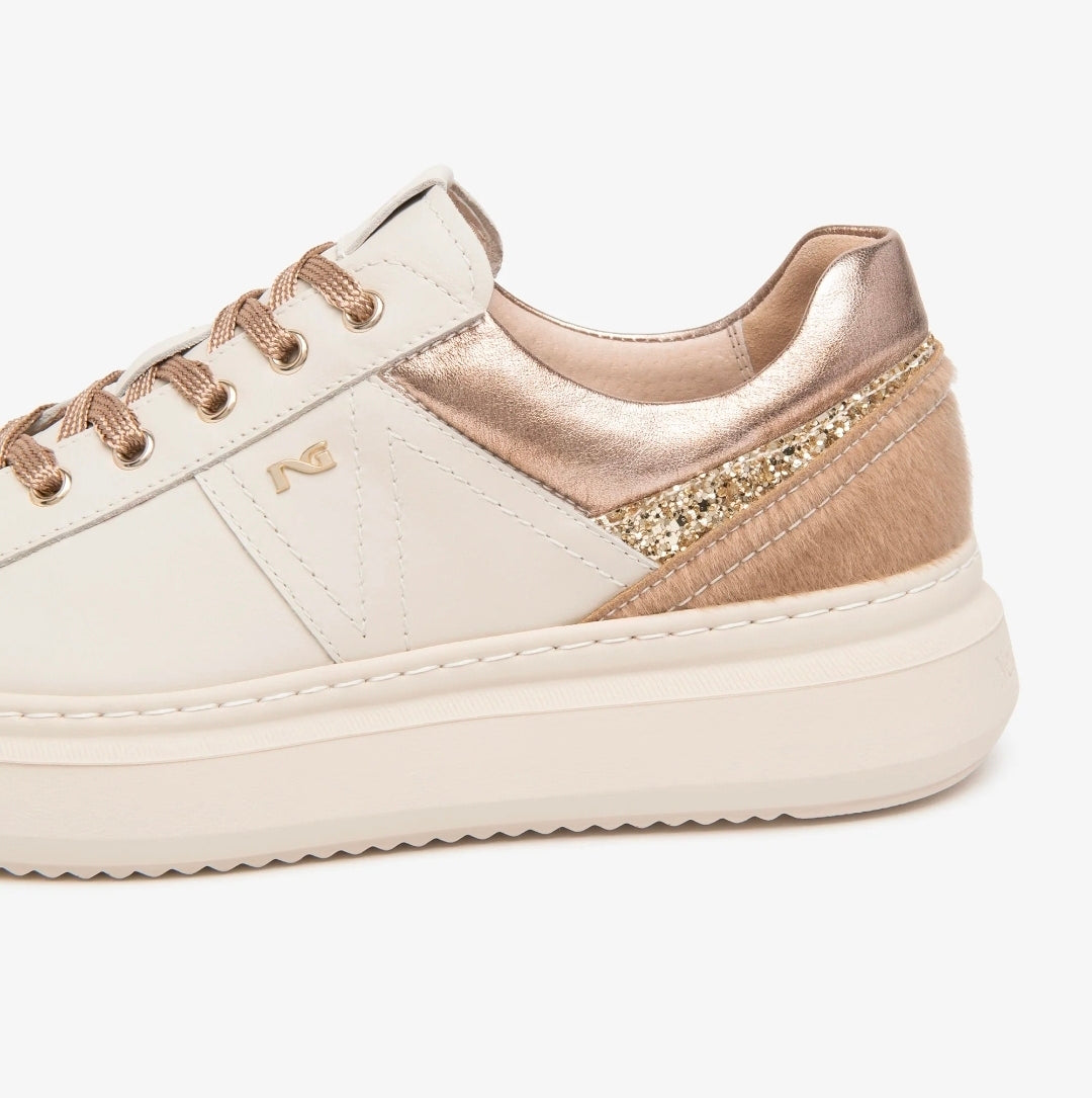SNEAKERS IN PELLE NEROGIARDINI DETTAGLI RAME E GLITTER LATTE