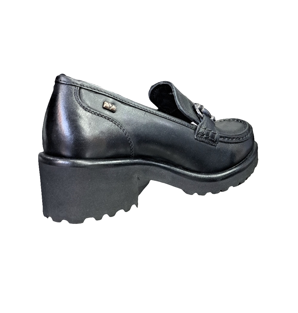 MOCASSINI IN PELLE MORBIDA NERO CON APPLICAZIONE METALLICA