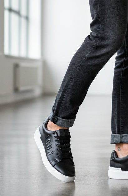 SNEAKERS LOGO RILIEVO ICON BLACK