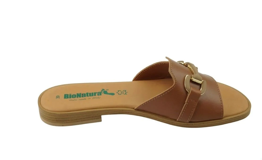 SANDALI PELLE BIONATURA CON FIBBIA DECORATIVA CUOIO