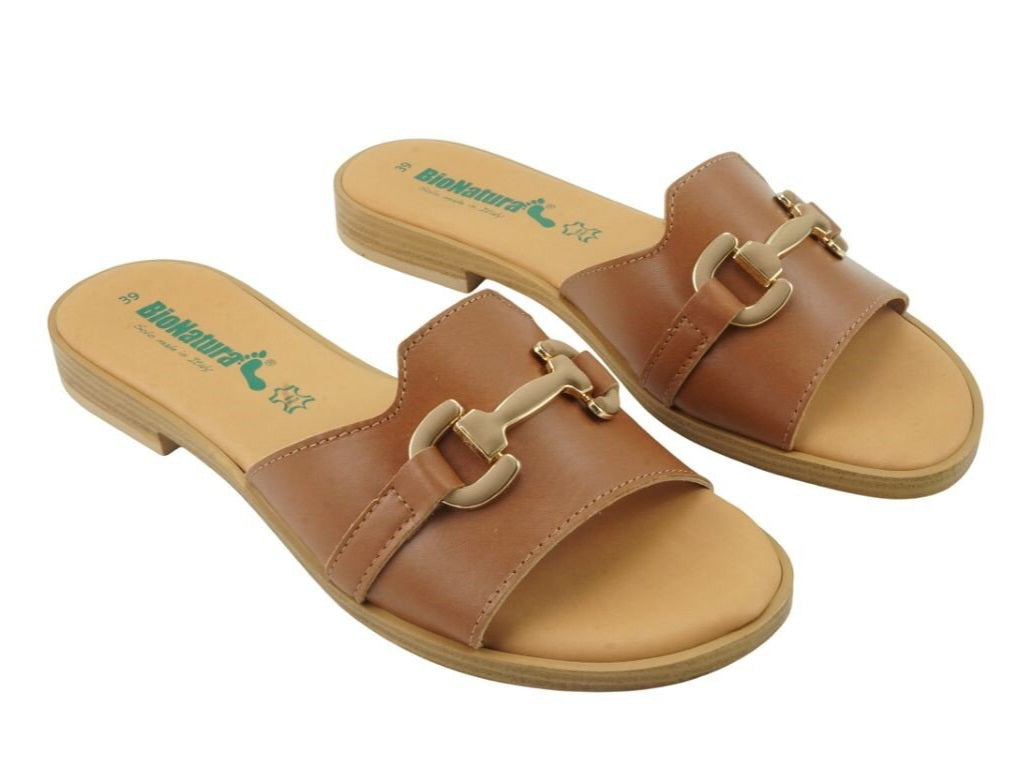 SANDALI PELLE BIONATURA CON FIBBIA DECORATIVA CUOIO