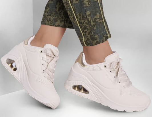 SNEAKERS UNO WEDGE HI STEPS SKECHERS OFF WHITE