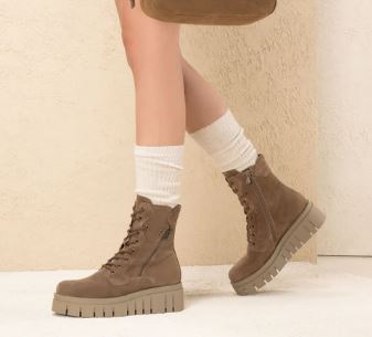 ANFIBI PELLE SCAMOSCIATA NEROGIARDINI ARGILLA