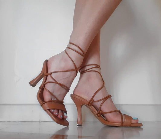 SANDALI IN PELLE MODELLO SCHIAVA CUOIO